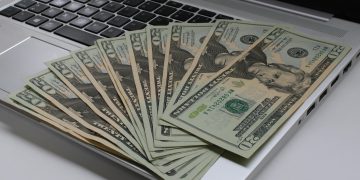 Cara menghasilkan uang di internet